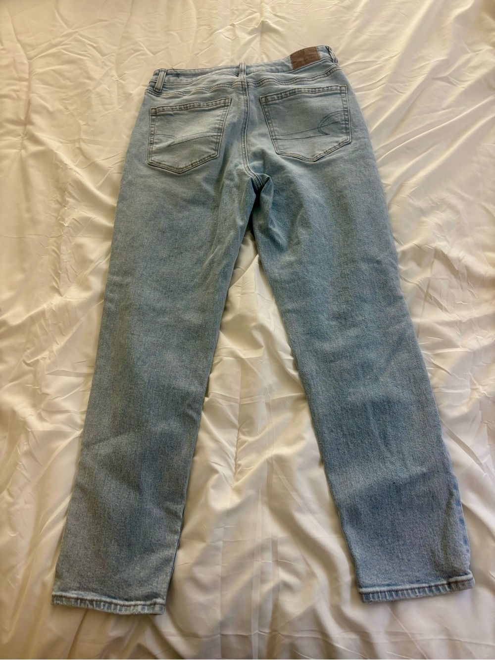 American Eagle Outfitters Light Blue High-Rise Jeans - Picture 3 of 5